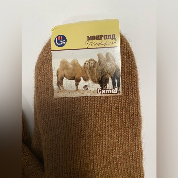 Camel wool blend mittens dark camel size M Mongolia - Picture 3 of 5